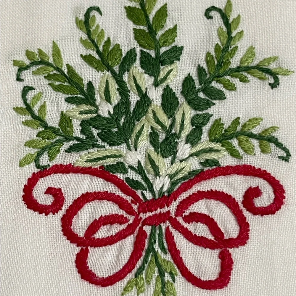 Holiday Greenery Embroidered White Cotton Guest Hand Towel